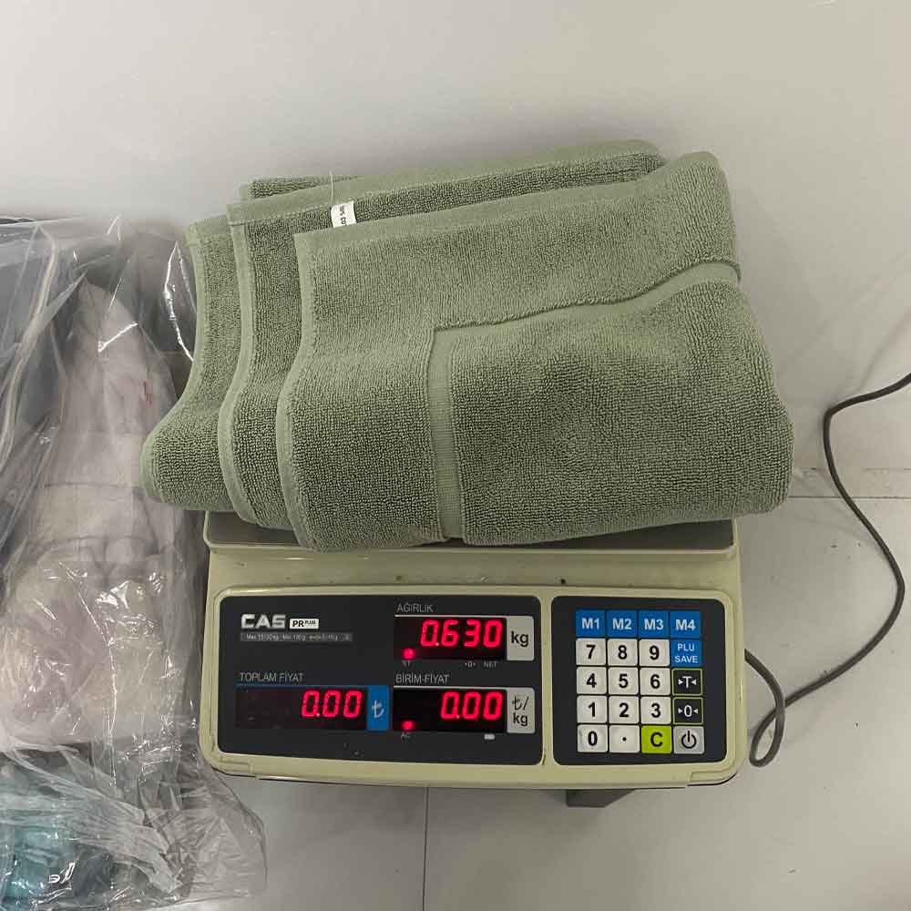 Non-slip cotton bath mat for safe bathroom use